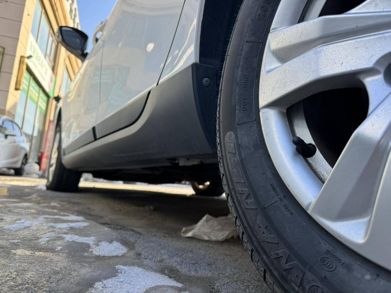 Peugeot 2008 2016 thumb 5