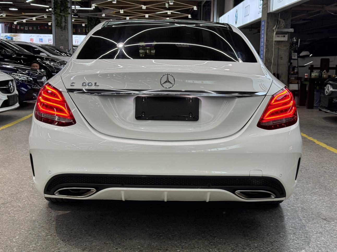 Mercedes-Benz C-Class 2016 thumb 3