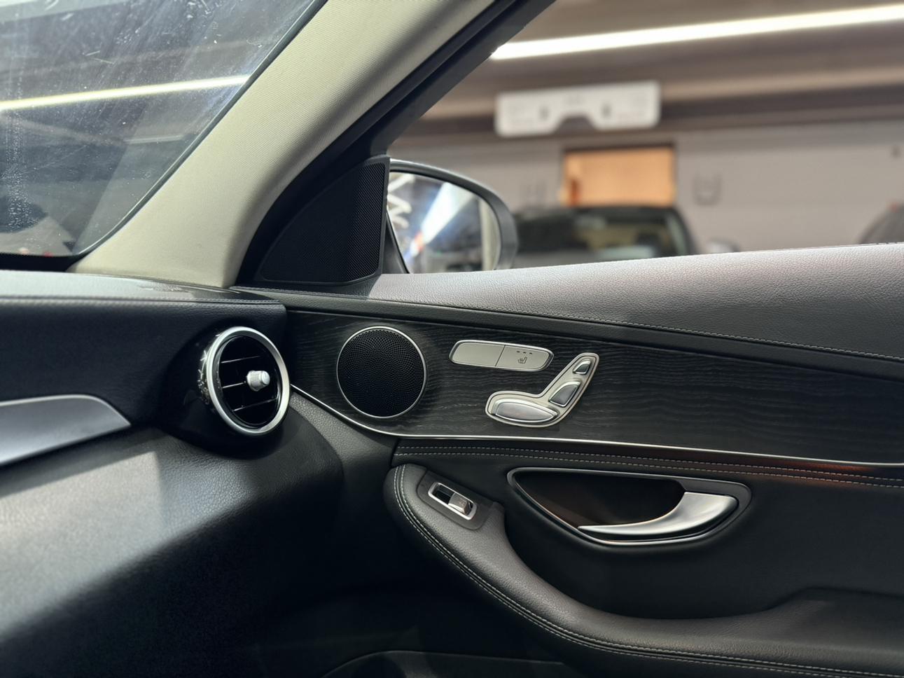Mercedes-Benz C-Class 2016 thumb 9
