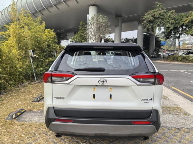 Toyota RAV4 2022 thumb 4