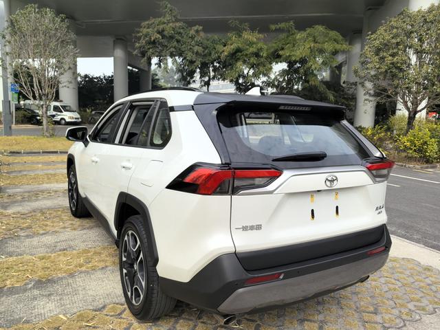 Toyota RAV4 2022 thumb 5