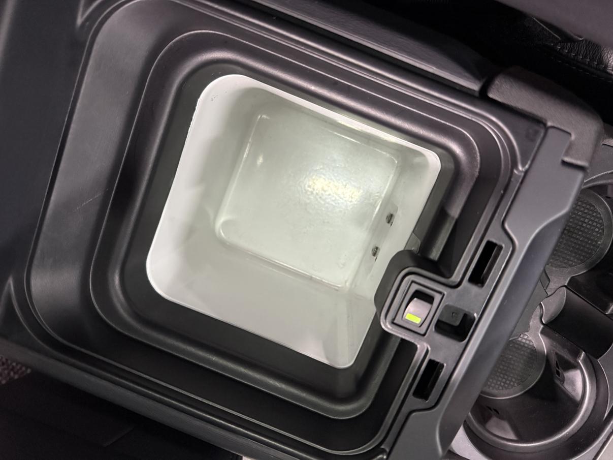 Land Rover Discovery 2016 thumb 7