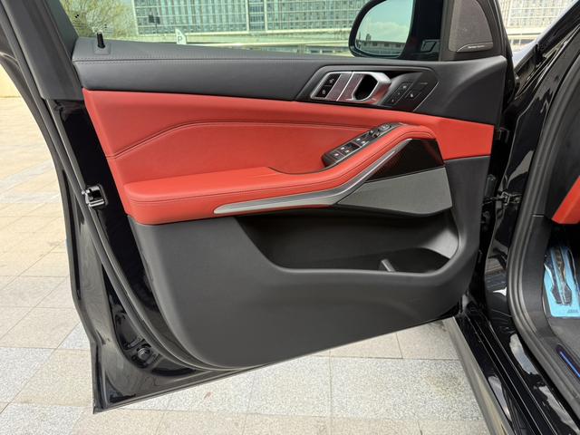 BMW X5 M 2023 thumb 8