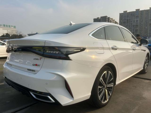 Chery Arrizo 8 2022 thumb 9