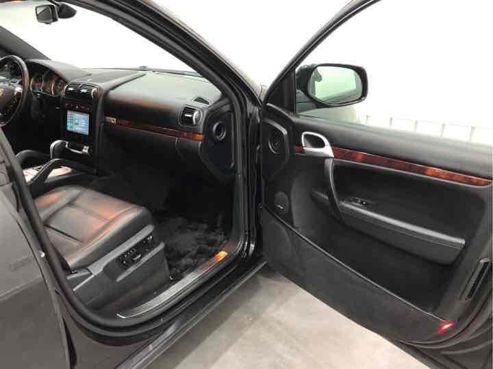 Porsche Cayenne 2008 thumb 10