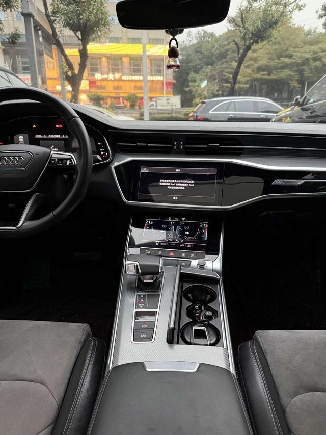 Audi A6 2021 thumb 2