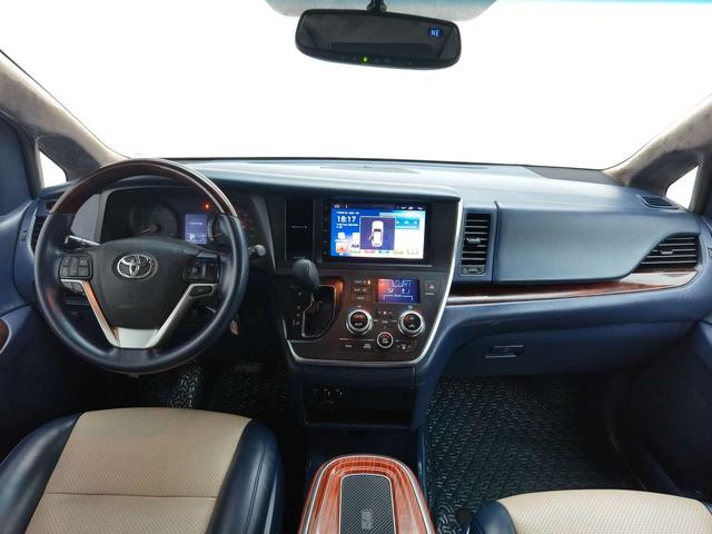 Toyota Sienna 2018 thumb 11