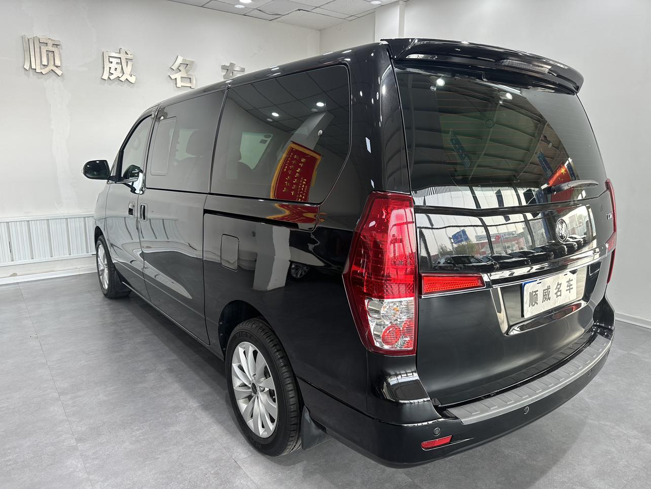 Dongfeng Fengxing M7 2018 thumb 2