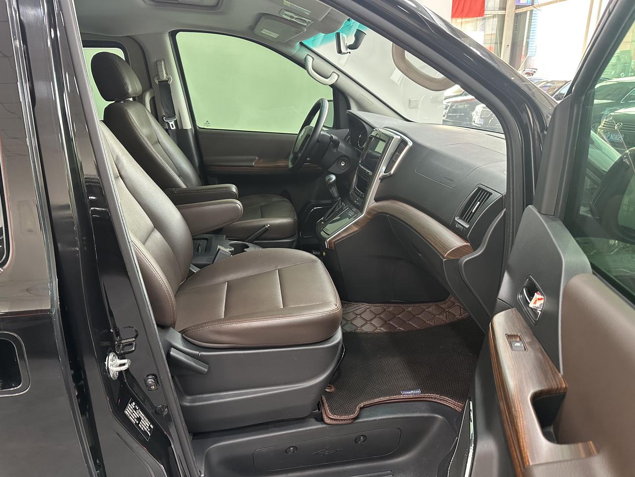 Dongfeng Fengxing M7 2018 thumb 5