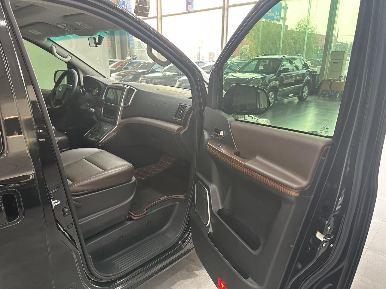 Dongfeng Fengxing M7 2018 thumb 6