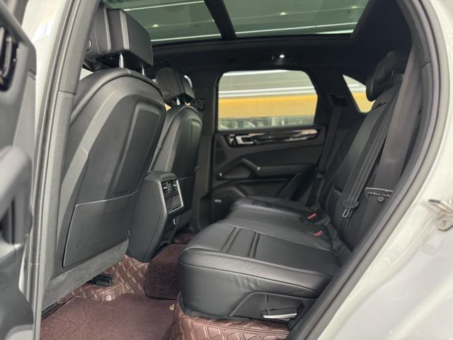 Porsche Cayenne 2019 thumb 3