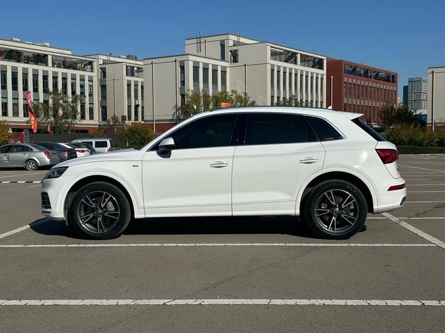 Audi Q5 2020 thumb 5