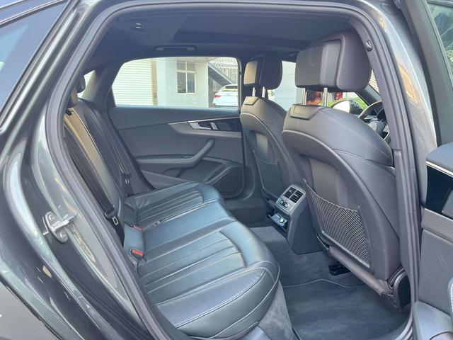 Audi A4 2024 thumb 3