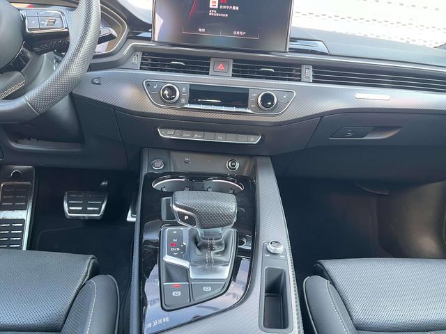 Audi A4 2024 thumb 4