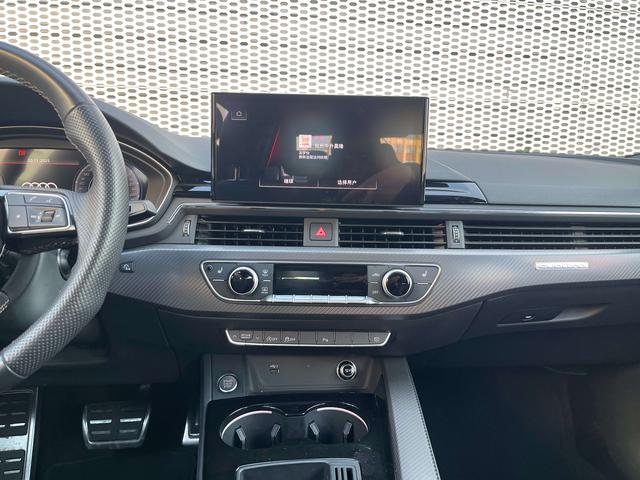 Audi A4 2024 thumb 8