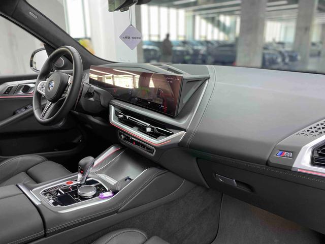 BMW XM 2023 thumb 6
