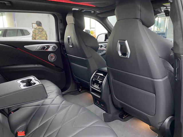 BMW XM 2023 thumb 8
