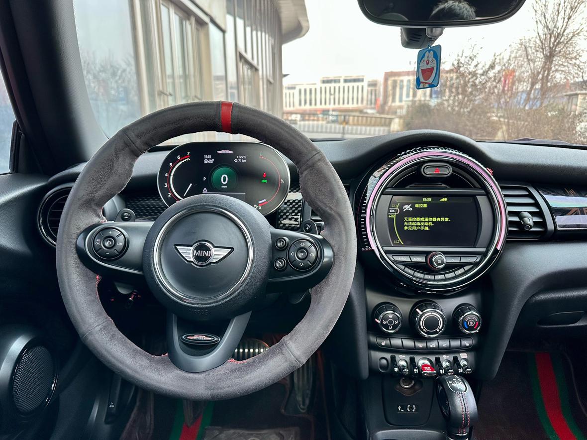 MINI JCW Hatch 2018 thumb 10