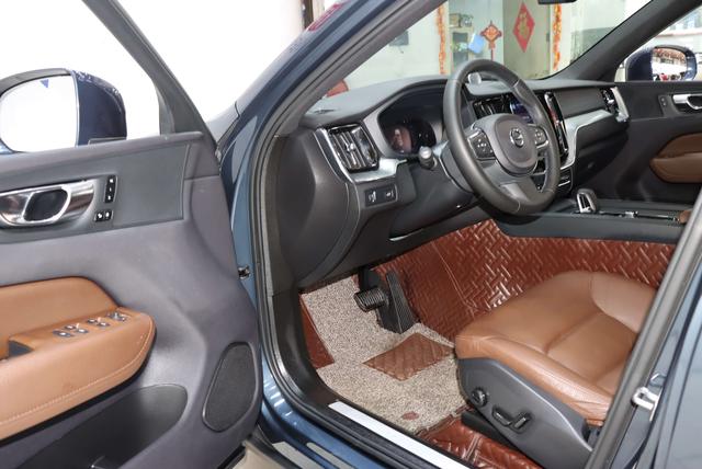 Volvo XC60 2022 thumb 6
