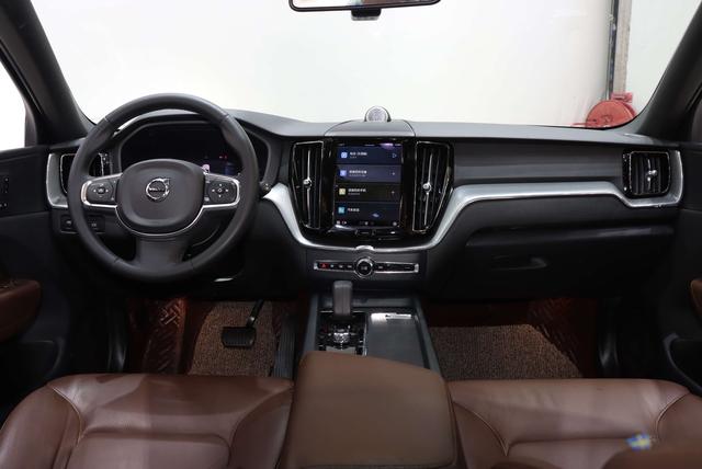 Volvo XC60 2022 thumb 9