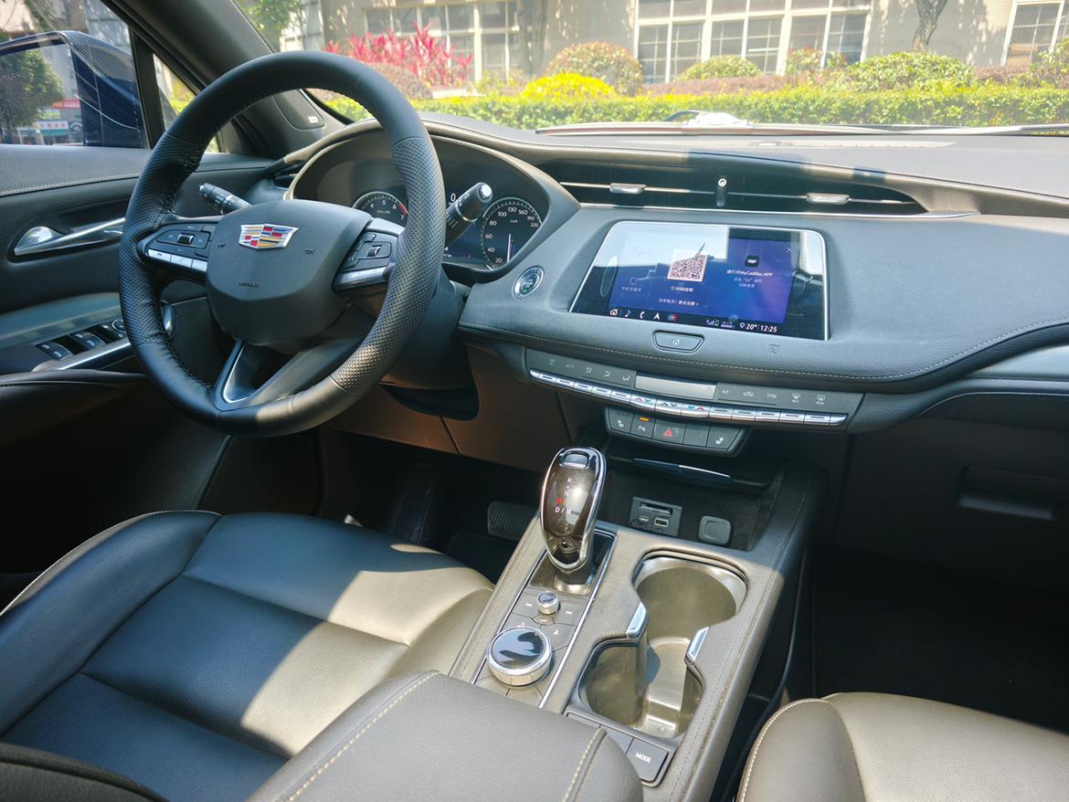 Cadillac XT4 2020 thumb 5