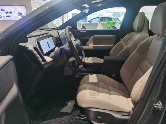 Volvo XC70 2026 thumb 4