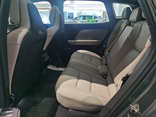 Volvo XC70 2026 thumb 6