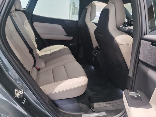 Volvo XC70 2026 thumb 12