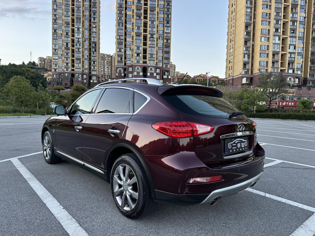Infiniti QX50 2017 thumb 3
