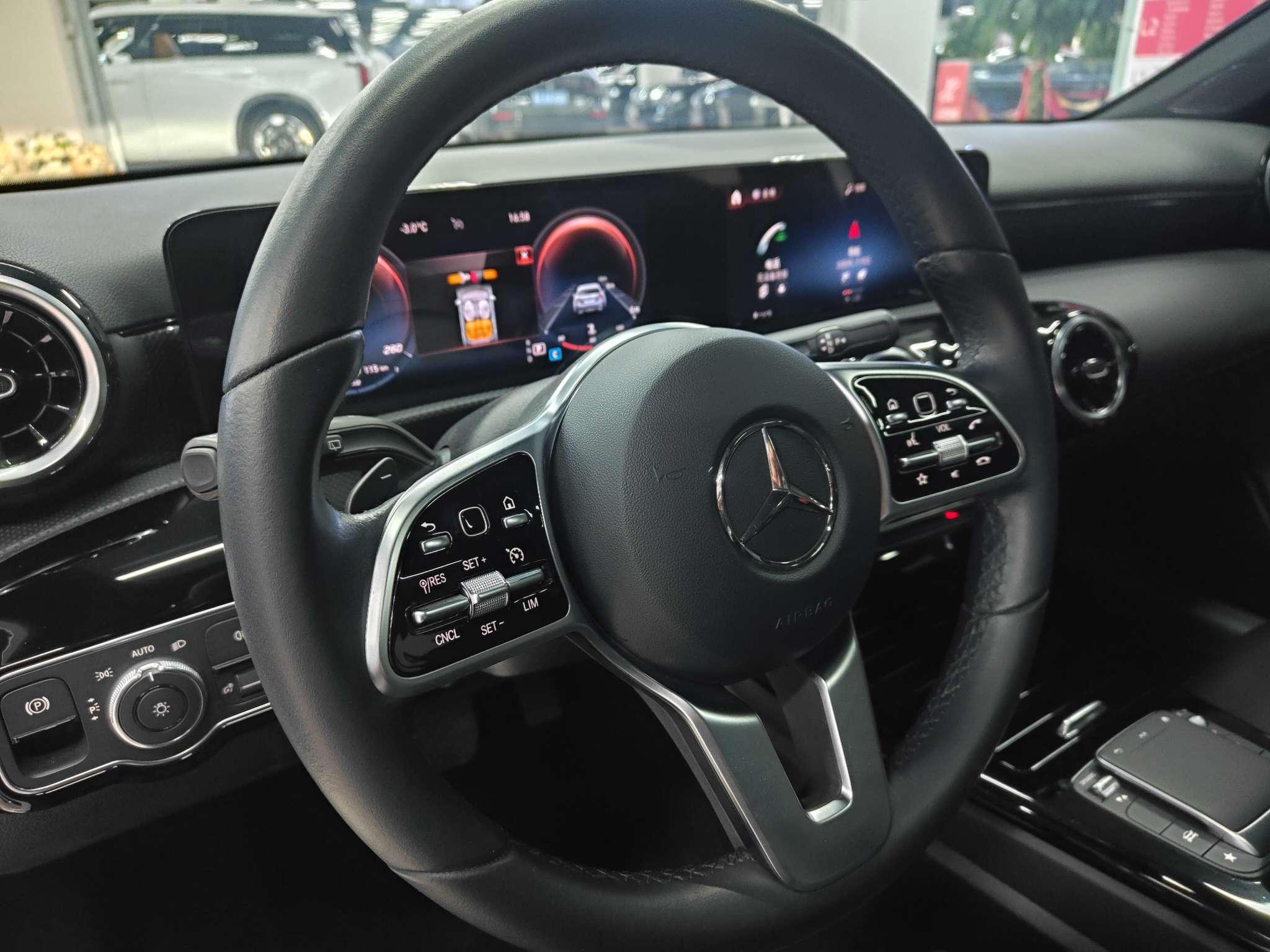 Mercedes-Benz A-Class 2023 thumb 11
