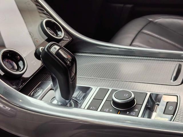 Land Rover Range Rover Sport 2019 thumb 8