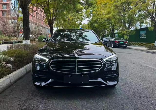 Mercedes-Benz C-Class 2023 thumb 4
