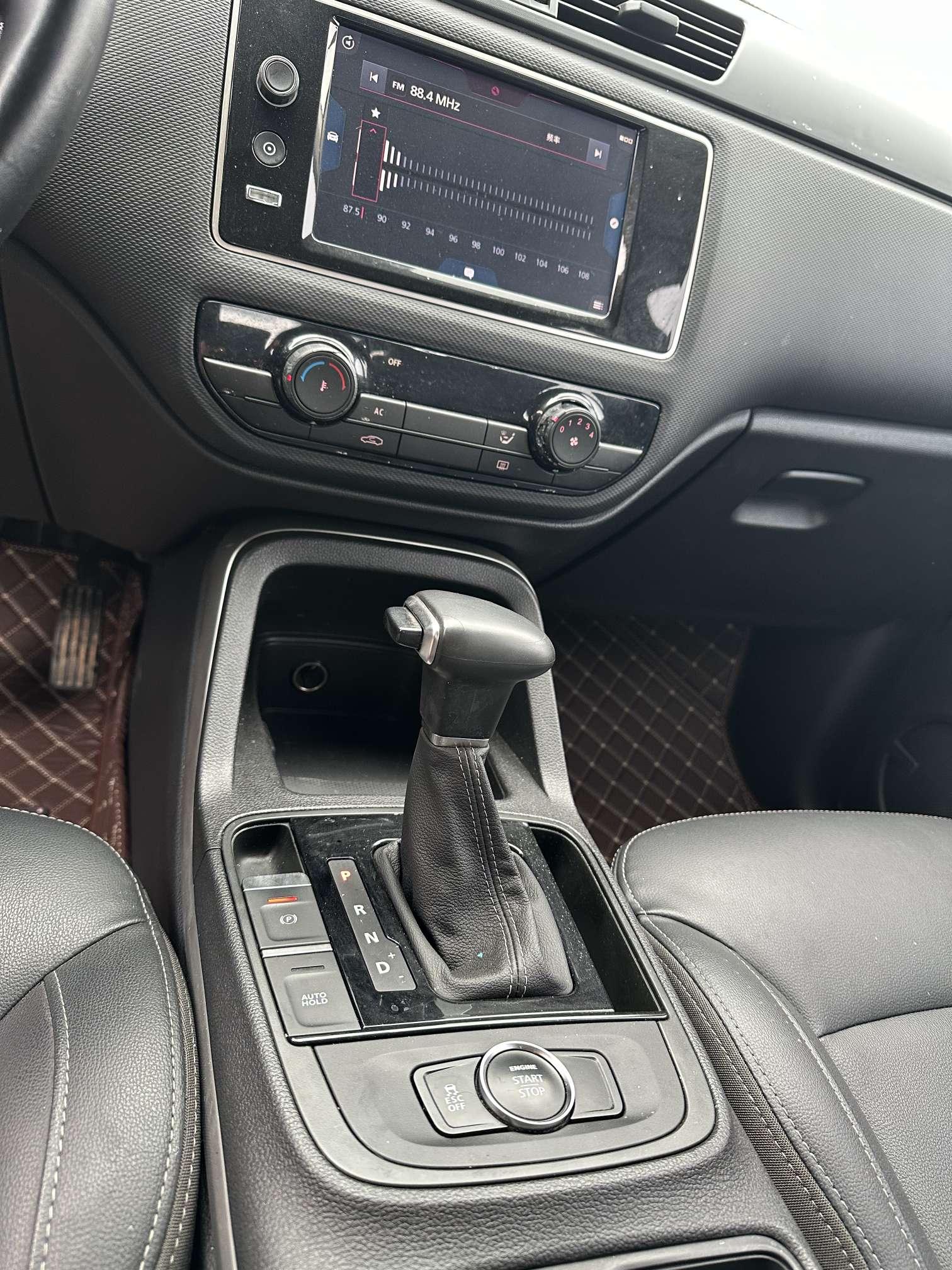 Qoros 5 2019 thumb 7