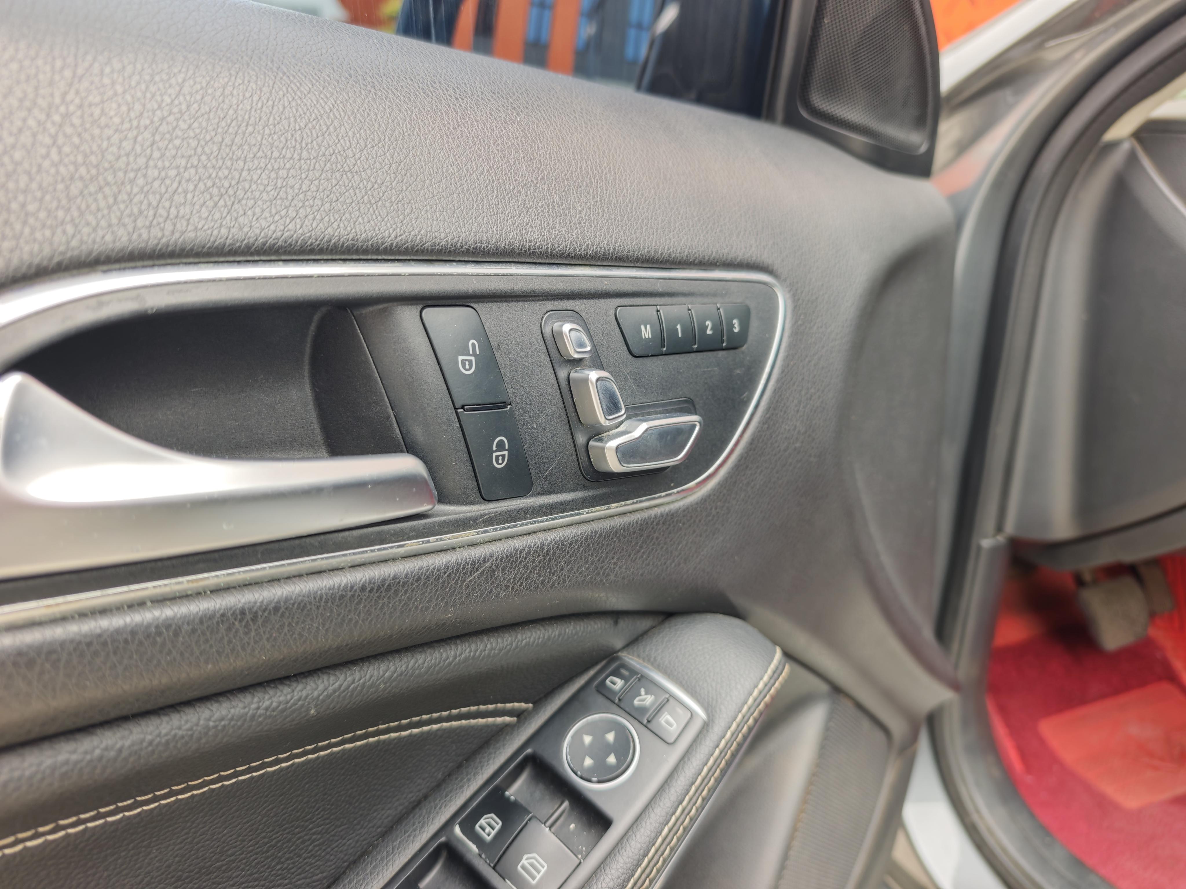Mercedes-Benz GLA 2017 thumb 8