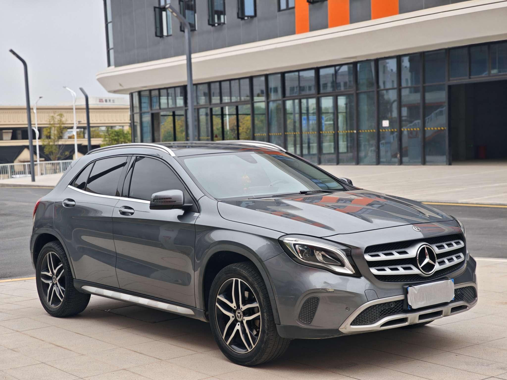 Mercedes-Benz GLA 2017 thumb 11
