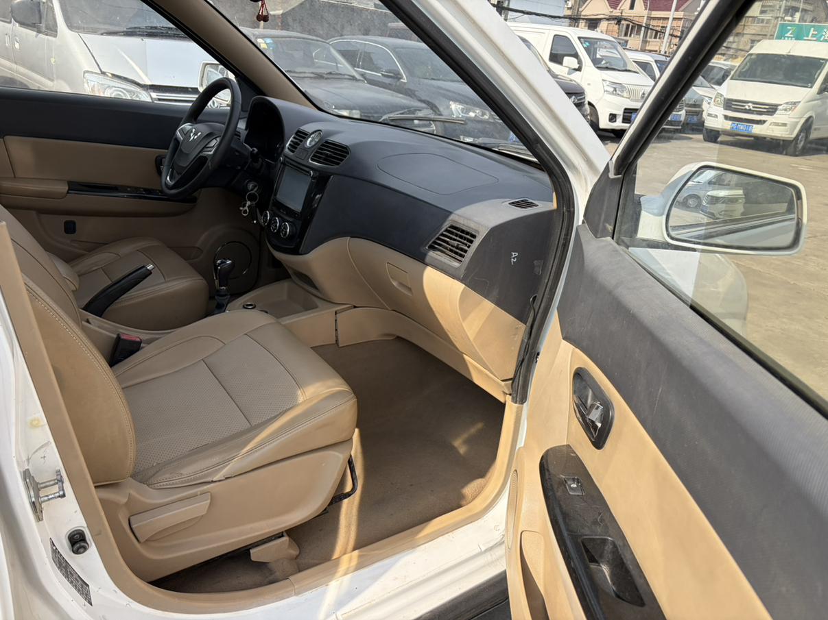 Wuling Hong Guang 2015 thumb 5