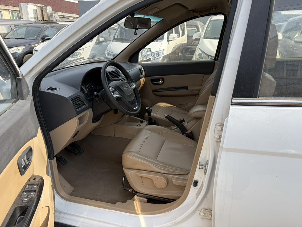 Wuling Hong Guang 2015 thumb 7