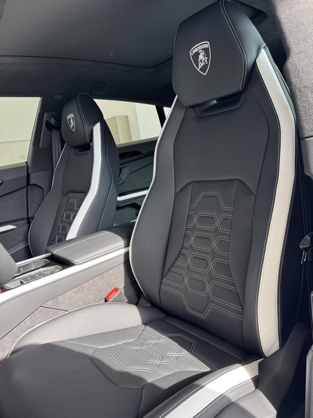 Lamborghini Urus SE 2025 thumb 2