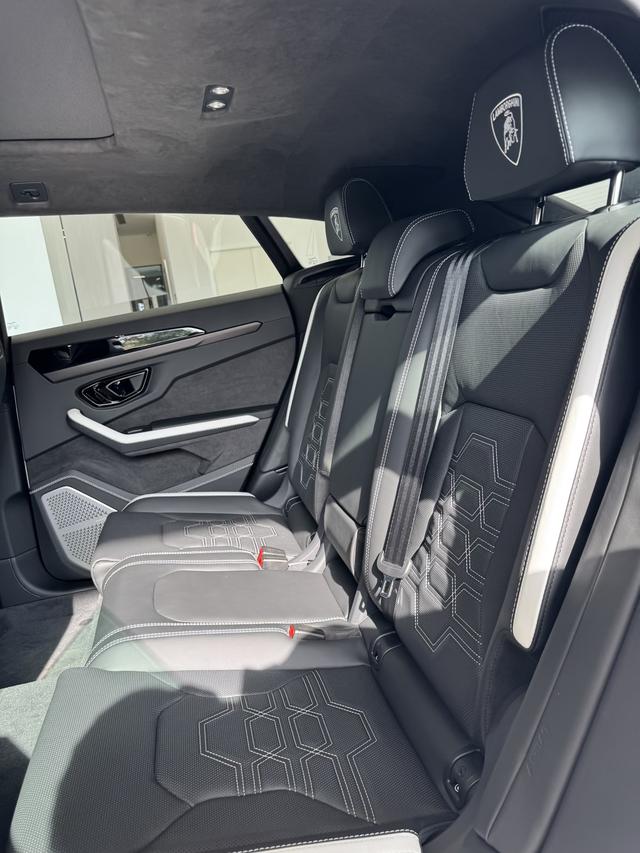 Lamborghini Urus SE 2025 thumb 3