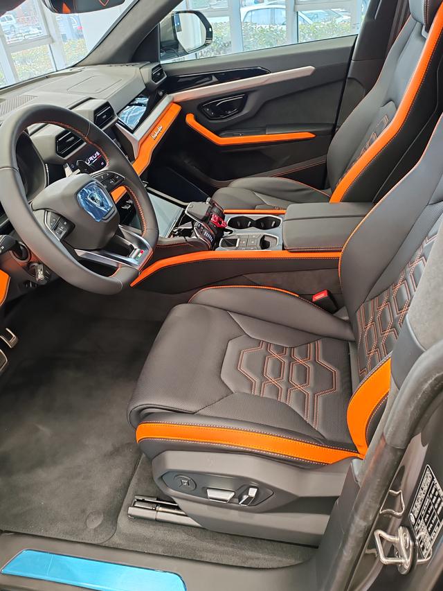 Lamborghini Urus SE 2025 thumb 5