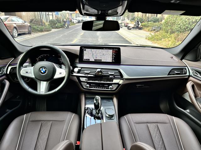 BMW 5 серии 2022 thumb 3