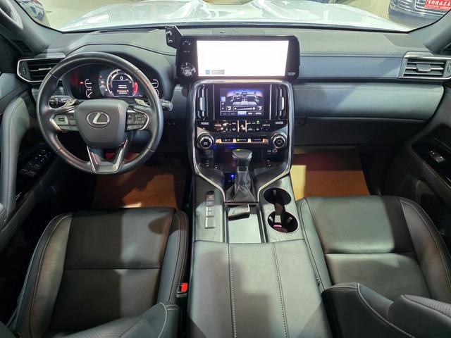 Lexus LX 2023 thumb 10