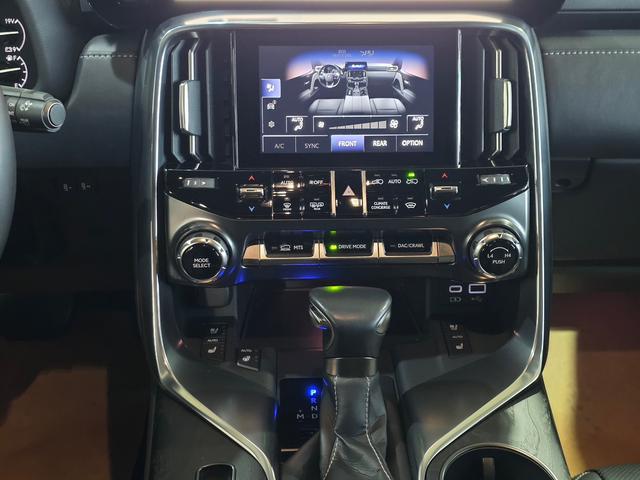 Lexus LX 2023 thumb 12