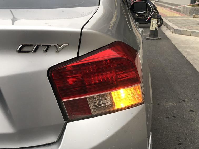 Honda City 2010 thumb 7