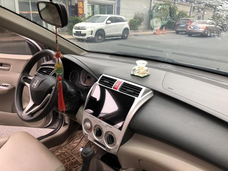 Honda City 2010 thumb 10