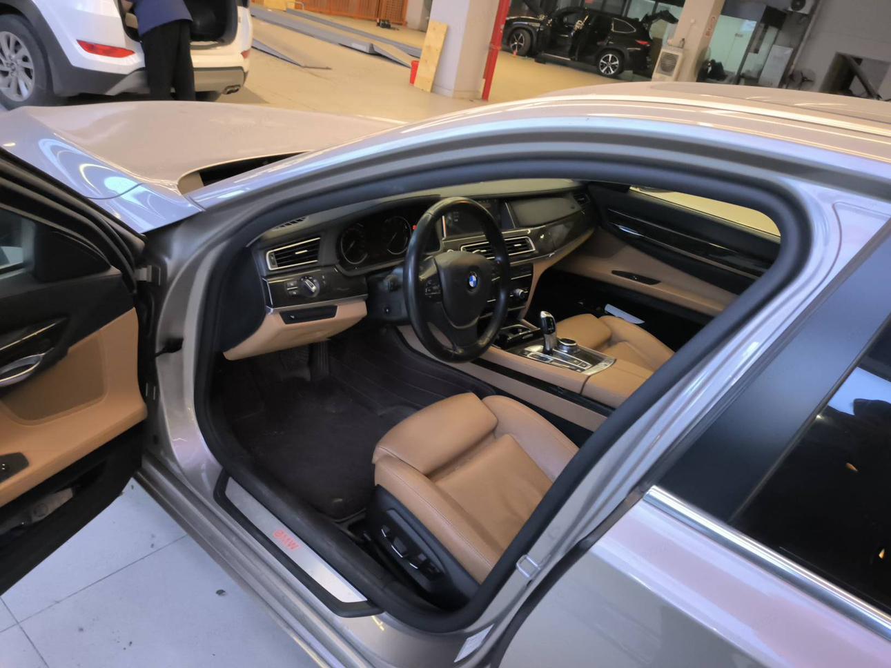 BMW 7 серии 2013 thumb 6