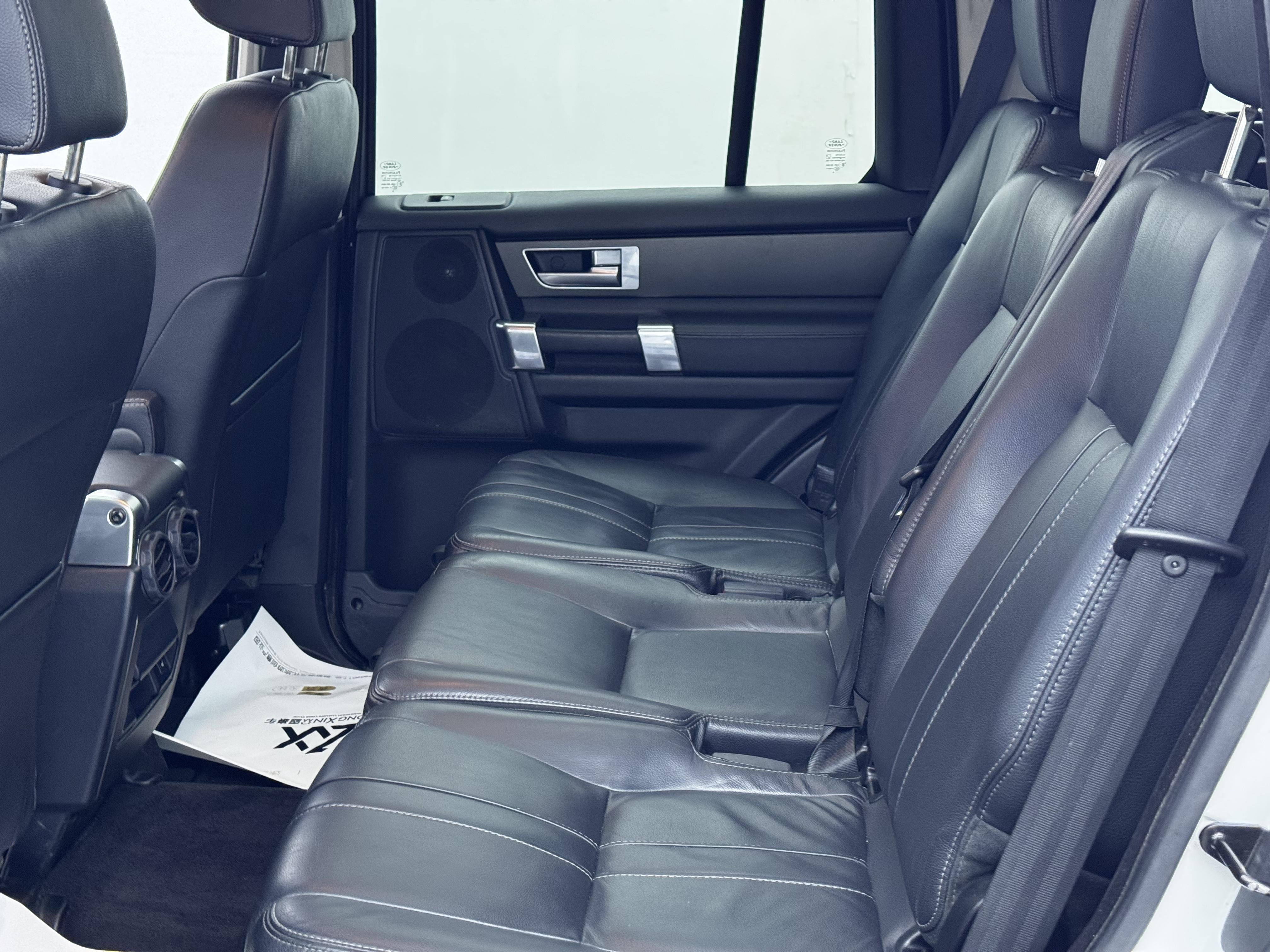 Land Rover Discovery 2016 thumb 8