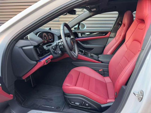 Porsche Panamera 2025 thumb 10