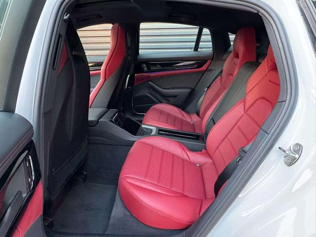 Porsche Panamera 2025 thumb 11