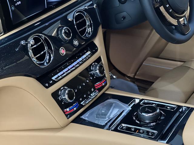 Rolls-Royce Ghost 2021 thumb 10